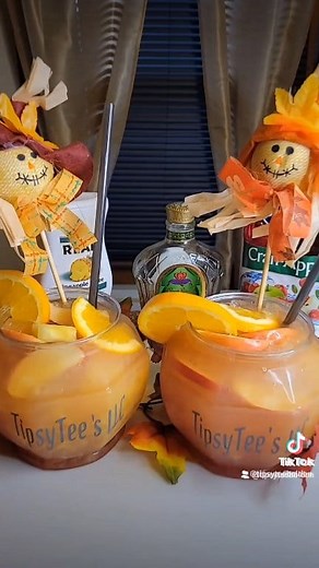 20K views · 171 reactions | Fall is here ️ Recipe: 3.5 oz Crown Royal Apple .25 oz Pineapple Puree 3 oz Simply Beverages Orange Juice 3 oz Ocean Spray Cran Apple | TipsyTee's LLC | Facebook