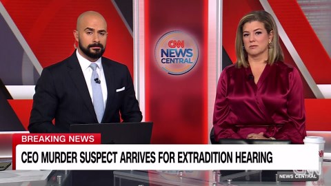 Luigi Mangione yells to media as he’s escorted into court