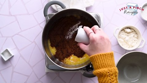 Grandma's Old-Fashioned Chocolate Cream Pie