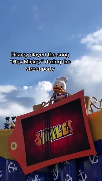 donald duck's beef with mickey at disney parade