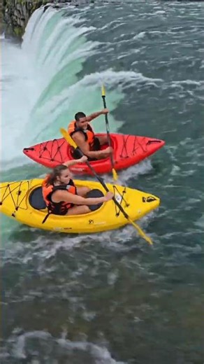 Waterfall se Kayak Jump! 😱 Darr ya Mazaa? #waterfall #adventure