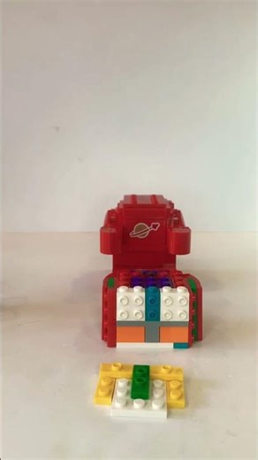 Lego 40767 Up-scaled baby astronaut Timelapse