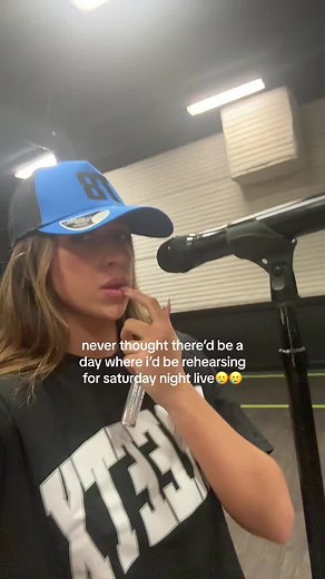 Tate McRae SNL Performance Rehearsal