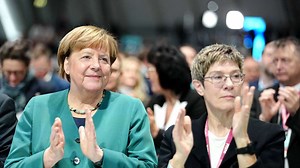 Bei CDU-Parteitag in Stuttgart: Merkel-Applaus falsch gezeigt – ARD bittet um Entschuldigung