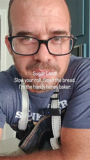Sugar Land! Slow your roll. Smell the bread. I'm the handy honey baker. #thhbaker #thehandyhoneybaker #bakery #localbusiness #bread #sugarland #thehandyhoney #slowyourroll #smellthebread | the handy honey baker