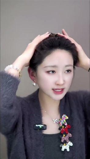 How to Style a Headband Perfectly for Frizzy or Bangs Hair