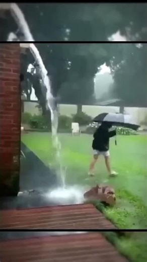 Strike - इससे हमेशा बचे। 😱 #short #lightning #lighting #funwithscience #educational #science #facts