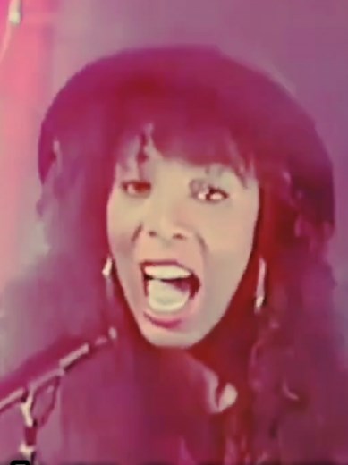 Donna Summer - I Don’t Wanna Get Hurt #longervideos #DanceAnos90 #Musicasanos90 #tophits90s #eurodance90s #Dance90 #MúsicaRetro #MúsicaRetro