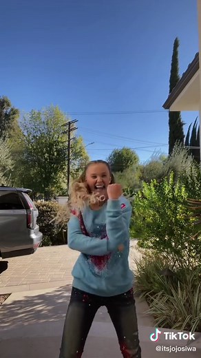 I didn’t have it in me to learn the dance but I really like the one part so I wanted to do it hahahahah❕ happy thanksgiving ❤️🙏🏻