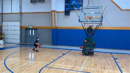 Hume Basketball on Instagram: "Dribble step back"