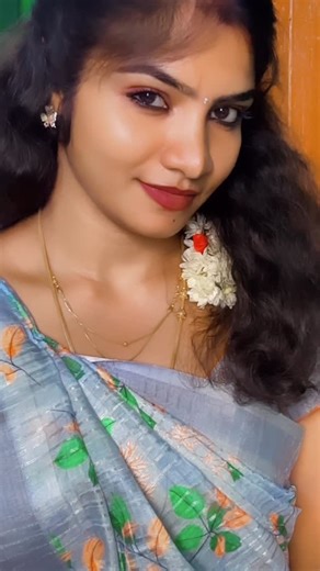 Anandhi👑 on Instagram: "Apdi apdi😂"