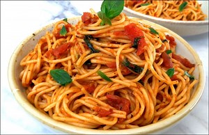 Red Sauce Pasta, Spaghetti in fresh Tomato Sauce | Dine Delicous