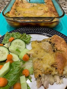 Easy chicken and dumpling casserole Classic and yummy chicken and dumplings made super easy. #dinner #chickenrecipes #yumm #EasyRecipes This original video was produced by Network Media, LLC and Karen Hoke. | Home Hacks & Easy Snacks