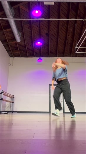 Claire Holland on Instagram: "there are few things in this world that meet the level of happiness i get in a @raybasa class💛 #house #dance #raybasa #lae #laestablishment"