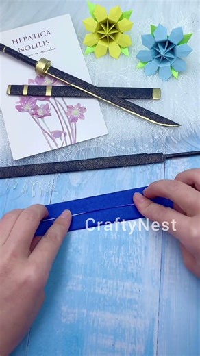 Incredible paper knife craft 🔪✨This realistic knife is made entirely from paper. 🔪✨