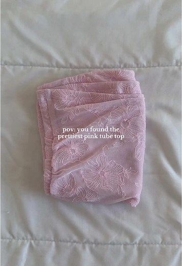 Prettiest Pink Tube Top Outfits for Spring and Summer