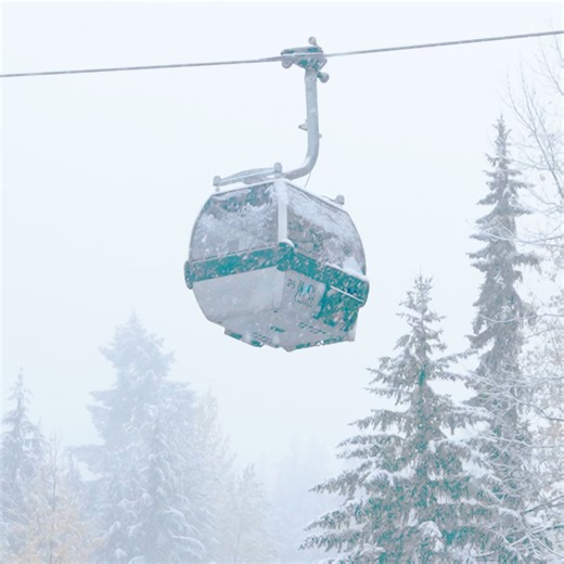 Snow is falling at Whistler Blackcomb, North America’s largest ski destination. Winter is calling — lock in your lift tickets and claim your line. | Whistler Blackcomb