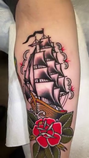 A lot of people were really curious why I was mixing purple with yellow. The reason is I was wanting a tarnished brassy, green color. Purple and yellow make the ideal brassy green that I was able to use to blend out starting from black being my deepest value to the yellow and green mixture and then blending out all the way to a nice yellow. I could’ve used the green premixed, but it wouldn’t necessarily have been made with the exact same yellow that I was blending out with. Using the yellow thro