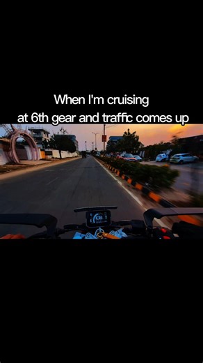 My left🦶turn Michal Jakson whn🚦hits😅#shorts #bikelife #funny #viral #meme #relatable #michaeljackson