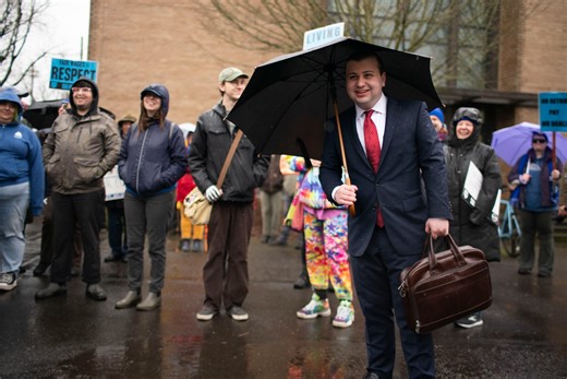 Portland Community College reaches agreement with striking workers, faculty strike continues