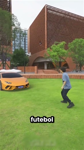 I broke the window of that Lamborghini 😮