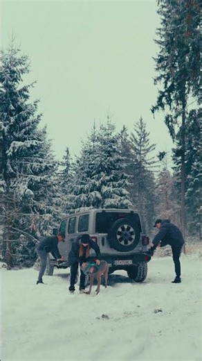 Simple winter joys ❄️🏔️🛻 #jeepwrangler #offroadoverland #offroad #snow #hiking