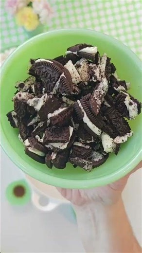Mint Chocolate Oreo Bars