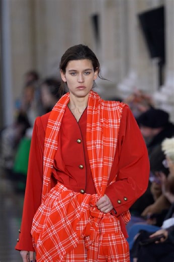 Grunge returns: The rebellious style taking over fashion