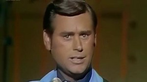 George Jones - She Thinks I Still Care / The Race Is On / Love Bug | All Things Country