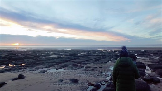 Miss little legs @Vxr_elh playing with the Neo #sunset #drone #selfie #videography #beachlovers