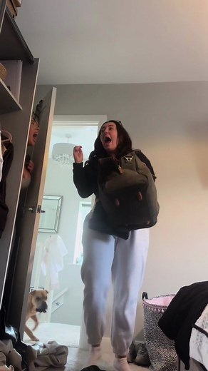 #scareprank think my soul left my body here 😱 shes forever doing this to me.. so LET THE GAMES BEGIN! #scare #scared #prank #fyp #foryou #funny