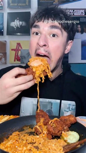 DAVE’S HOT CHICKEN WITH BULDAK 🍗🍜 Atomic, stinging & spicy lava pulls! #shorts #mukbang