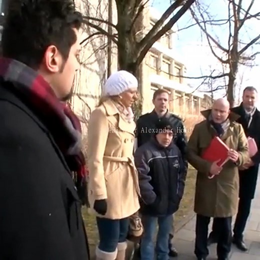 17K views · 222 reactions | Teil 3 Tathergang überprüfen! Gerichtsverhandlung wird nach draußen verlegt! 2 2 Richter Alexander Hold | Richter Alexander Hold | Facebook