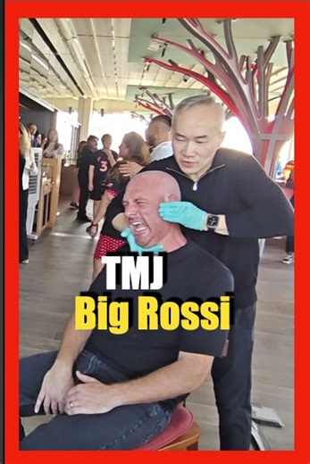 🎙️ Big Rossi from Virgin Radio Dubai Master Chris helped his TMJ problem — instant relief! 💪📍迪拜电台主持人 Big Rossi梁师傅帮他调理下颚关节问题，马上放松！😌 Big Rossi is a #popular #radio presenter and DJ based in #Dubai. He’s best known as part of the “Kris Fade Show” on Virgin Radio Dubai 104.4, alongside Kris Fade and Priti Malik. The show is one of the most listened to #morning shows in the UAE — full of fun, #celebrity interviews, and Dubai lifestyle content. 📌📌For more information and appointment see in the c