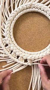 273K views · 3.5K reactions | ! Hermoso espejo en Macramé! #fb #macrame #macramelove #macramedecor #makrame #decoracion #plumas #hechoamano #handmade #home #innovación #manualidades #craft #macrametutorial #design #diyprojects #decoration #homedecor | Macramé & Arte Creativo | Facebook