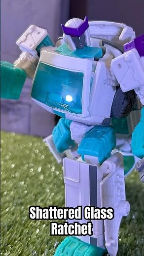 TRANSFORMERS SHATTERED GLASS DELUXE RATCHET | COLLECTION SHOWCASE #transformers