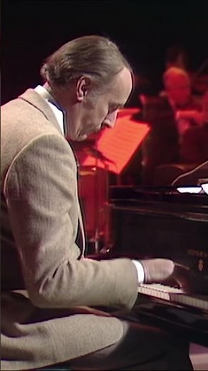 Henry Mancini performing Two For The Road with his orchestra on Parkinson in 1982 🎵