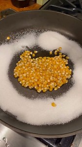 377K views · 1.4K reactions | Did you know about this cooking hack to make the best caramelized popcorn of all time? 路‍♂️ The Hungry Tourist shows us how to do it! Make it yourself this weekend and let us know how yummy it is! ❤️ | Foodporn | Facebook