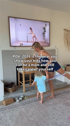 Action Jacquelyn on Instagram: "I want to spend as much time with my toddler as I can, AND I also want to take care of myself - so let’s do both! The way I’ve been able to do this is through 30 minute @barredefinition home workouts a few times a week. I don’t have time to drive 10 minutes to a studio, take a 50 minute class that doesn’t target what I need, and then drive 10 minutes back. I need a quick, efficient workout that burns quickly while my toddler runs around. Anyone else? And I have a