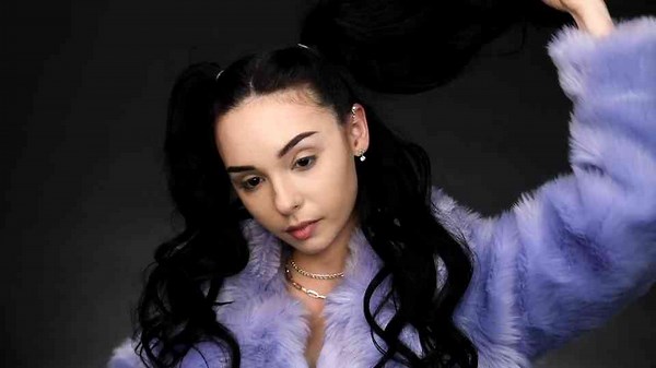 Stunning Festival Hair and Makeup Look