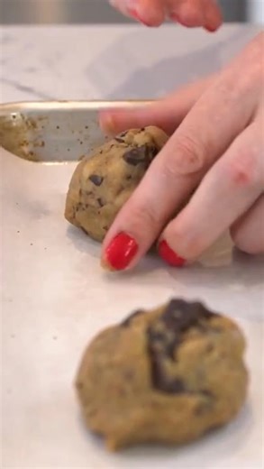 65K views · 461 reactions | Stop flattening your cookies! Seriously — it’s ruining something important. I’ll show you what. | Gemma Stafford | Facebook
