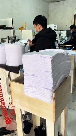 Full-automatic laser pocket opening machine#automatic #pocket #garmentfactory #sewingmachine