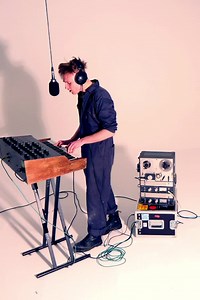 22K views · 1.7K reactions | A Cover Of Ocean Colour Scene - Get Blown Away. funnily enough i only managed to do 1 full take of the song before the synth decided to die. so a few lyrics and duff notes here and there but thats what you get! Peace | LOOK MUM NO COMPUTER | Facebook