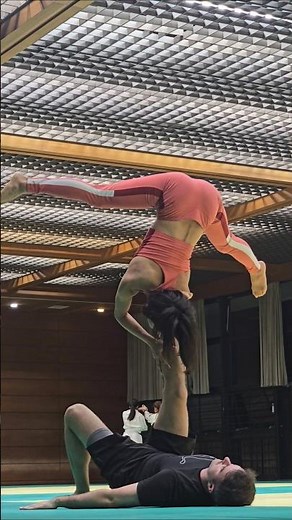 Beginner Acroyoga Flow - Reverse Star Tutorial #acroyogaflow