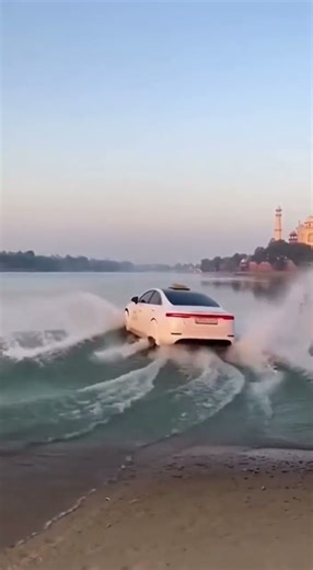 World's New AI Water Car at Taj Mahal 🤖