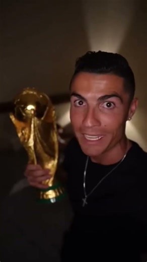 he couldn't get it so he take it 😭 #funny #shorts #cr7 #messi #ronaldo #worldcup