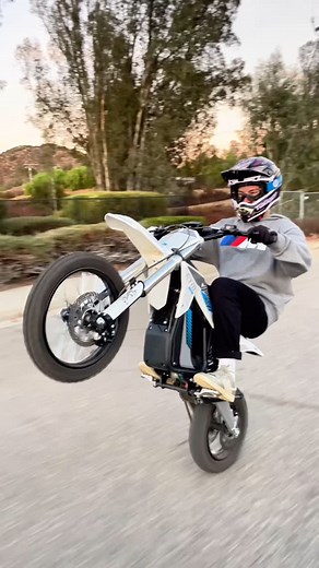 Zay Solis on Instagram: "Launch Sale Ends Today at Midnight! Get your @electro_and_co Etm Rtr Today - Use Code: “Zay” to save $150 💰 • • @Electro_and_co Code: Zay @Chargedcycleworks Code: Zay @Pricklymotorsports Code Zay @Chibatterysystems Code Zay @Havocracingco_ Code Zay @Sypher_coatings Cerakote Work @Berge_Garage 🛠️ Mechanic • • #surronultrabee #surronx #ebike #emoto #72vsurron #surronlightbee #ebike #emoto #electricmoto #ebikebuild #ultrabee #stark #starkvarg"