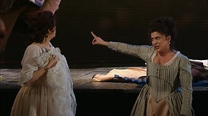 JETZT ONLINE! Don Giovanni (2001) | W. A. Mozart In der Rolle der zwar stark auftretenden, aber innerlich höchst fragilen Donna Elvira gab Cecilia Bartoli ein fulminantes, emotionsgeladenes Rollendebüt in der Inszenierung von Jürgen Flimm und unter der musikalischen Leitung von Nikolaus Harnoncourt. «Mozart war eine wichtige Wegmarke in der Karriere von Cecilia Bartoli. Auf der Bühne des Opernhauses Zürich hat sie in den Mozart-Partien immer wieder brilliert.», so Intendant Andreas Homoki. Die A