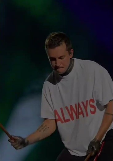 Breach tour Tyler Joseph Trees #tylerjoseph #twentyonepilots #breach #joshdun @twentyonepilots