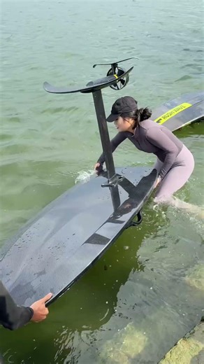 RUSH WAVE ,Water surfing is so cool#rushwave #Surfing #hydrofoil #electrichydrofoil